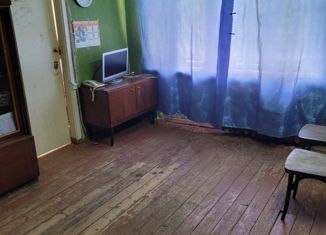 Продаю 2-ком. квартиру, 42 м2, Кстово, улица 40 лет Октября, 15А