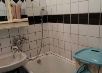 Продается трехкомнатная квартира, 62.1 м2, Ленинградская область, проспект Ленина, 37