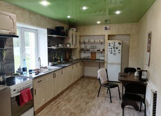 Продается 3-комнатная квартира, 135 м2, поселок городского типа Верх-Чебула, улица Лермонтова, 9