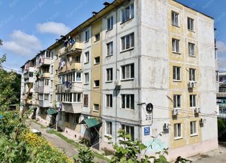 Продажа 2-комнатной квартиры, 44.2 м2, Артём, улица Ворошилова, 26