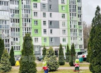 Продаю 2-ком. квартиру, 68 м2, Калуга, Тарутинская улица, 231к9