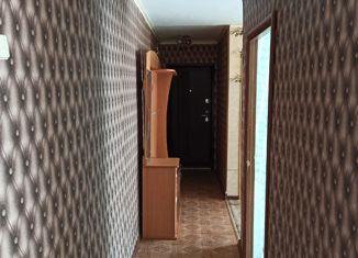 Продажа трехкомнатной квартиры, 60 м2, село Хороль, Октябрьская улица, 12