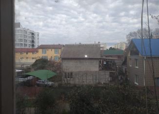 Продам 3-ком. квартиру, 66 м2, Сочи, улица Голубые Дали, 38