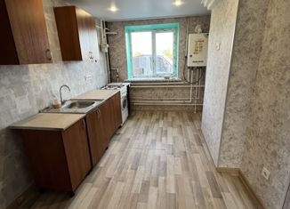 Продажа 3-ком. квартиры, 60.5 м2, село Чернолесовский, улица Мира, 4