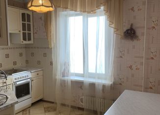 Продам 2-ком. квартиру, 50.5 м2, Волгоград, улица Константина Симонова, 42, район Семь Ветров