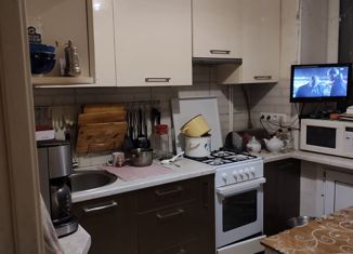 Продам 2-комнатную квартиру, 44 м2, Нижний Новгород, улица Сестер Рукавишниковых, 18, улица Сестер Рукавишниковых