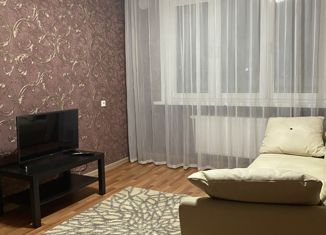 Сдам в аренду однокомнатную квартиру, 39 м2, Альметьевск, улица Рината Галеева, 27