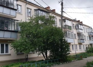 Продается двухкомнатная квартира, 40.5 м2, Троицк, улица имени Ю.А. Гагарина, 5
