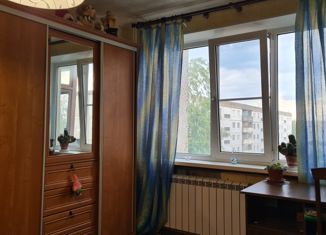 Продам 3-ком. квартиру, 64 м2, Пыталово, Белорусская улица, 12