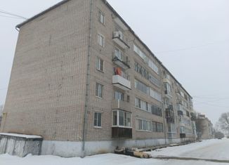 Продается 3-комнатная квартира, 59.6 м2, рабочий посёлок Крестцы, Островская улица, 23