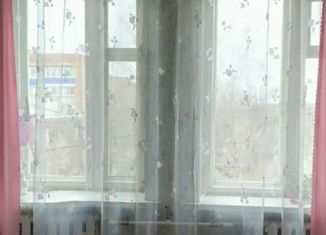 Продам 3-комнатную квартиру, 62 м2, Глазов, Советская улица, 52