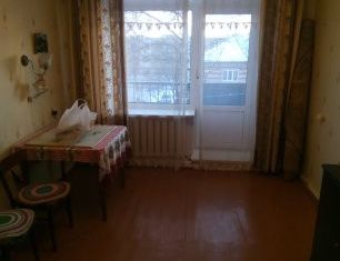 Продаю 2-ком. квартиру, 40.5 м2, Боровск, улица Мира, 38