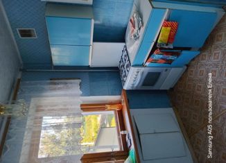 Продается двухкомнатная квартира, 45 м2, поселок городского типа Новая Майна, улица Микрорайон, 6