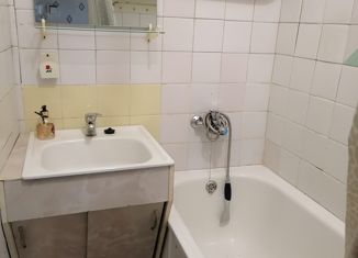 Продам двухкомнатную квартиру, 45 м2, Новочеркасск, Привокзальная улица, 4