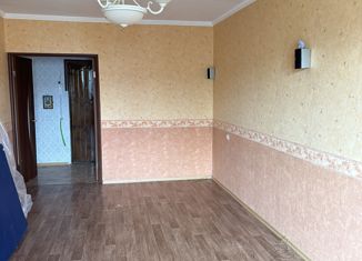 Продам четырехкомнатную квартиру, 80 м2, Элиста, 2-й микрорайон, 20, 2-й микрорайон