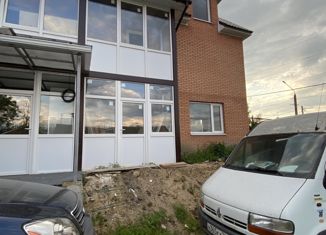 Продается 4-комнатная квартира, 120 м2, Новочеркасск, улица Щорса, 85