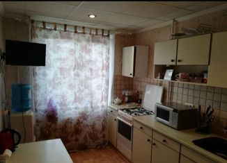 Продажа трехкомнатной квартиры, 53 м2, поселок Приуральский, Садовая улица, 11кв1