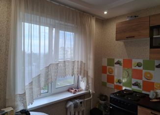 Продаю 2-комнатную квартиру, 48.4 м2, поселок городского типа Солнечный, улица Гагарина, 11