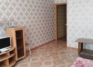 Продажа 3-ком. квартиры, 50 м2, Канск, улица 40 лет Октября, 39/1