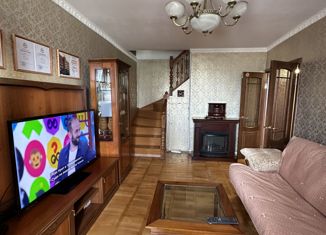 Продается четырехкомнатная квартира, 98 м2, Якутск, улица Ярославского, 17, Центральный округ