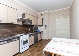Продается 2-комнатная квартира, 67 м2, Тюменская область, улица Александра Усольцева, 26