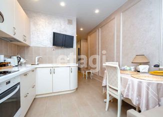 Продаю двухкомнатную квартиру, 56 м2, село Толмачёво, квартал Согласия, 3