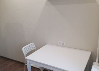 Продаю 4-комнатную квартиру, 61 м2, Новосибирск, улица Ватутина, 65, метро Студенческая