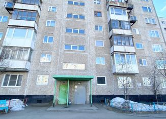 Продаю 1-комнатную квартиру, 30 м2, Мурманск, улица Крупской, 27