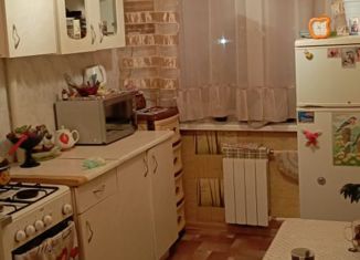 Продается 3-комнатная квартира, 60 м2, Саратов, улица имени В.И. Лебедева-Кумача, 81, Ленинский район