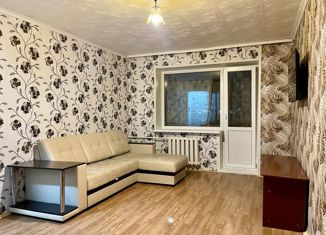 Продаю 1-комнатную квартиру, 30 м2, Магнитогорск, улица Советской Армии, 33/1