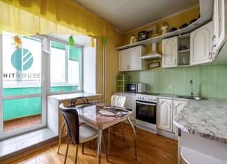 Продается 2-комнатная квартира, 55.3 м2, Екатеринбург, улица Чкалова, 45, улица Чкалова