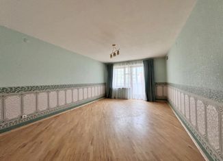 Продаю 4-комнатную квартиру, 146 м2, Смоленск, улица Николаева, 27А