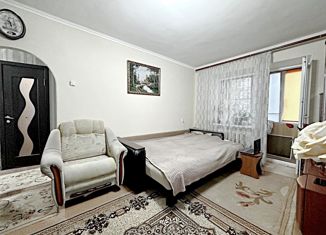 Продажа 1-ком. квартиры, 32 м2, Армавир, улица Урицкого, 148