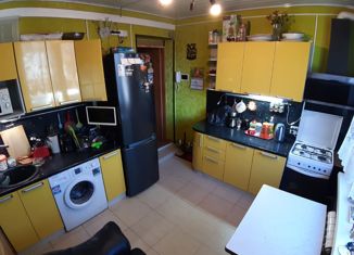 Продаю 3-комнатную квартиру, 70.8 м2, Санкт-Петербург, улица Первого Мая, 28