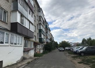 Продается четырехкомнатная квартира, 61 м2, Звенигово, улица Ленина, 47
