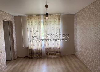 Продам 2-ком. квартиру, 40 м2, Кумертау, Вокзальная улица, 31