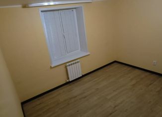 Продаю 2-ком. квартиру, 48 м2, посёлок городского типа Медведево, Коммунистическая улица, 2
