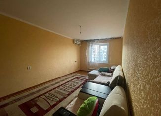 Продаю четырехкомнатную квартиру, 90 м2, Элиста, 7-й микрорайон, 4к1, 7-й микрорайон