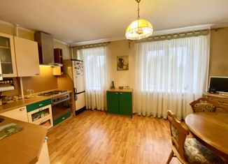 Продажа 3-ком. квартиры, 85 м2, Клин, Овражная улица, 2