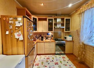 Продаю трехкомнатную квартиру, 71.8 м2, город Светлый, улица Тельмана, 8