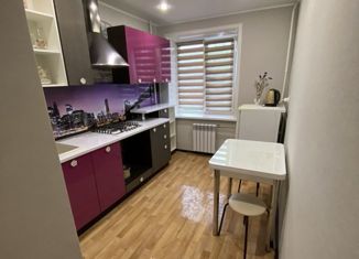 Сдается однокомнатная квартира, 32 м2, Курск, улица Радищева, 86