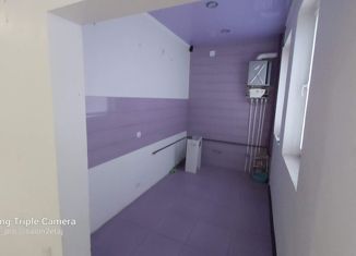 Продам 3-комнатную квартиру, 75 м2, Нальчик, улица Тарчокова, 19, район Мей