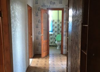 3-комнатная квартира на продажу, 66.6 м2, рабочий посёлок Новоильинский, Первомайская улица, 12