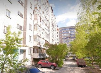 Продается 3-комнатная квартира, 64 м2, Екатеринбург, метро Динамо, улица Готвальда, 15
