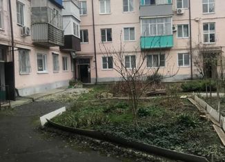 Продаю трехкомнатную квартиру, 54 м2, Крымск, Адагумская улица, 127/1