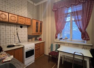 Продается 2-комнатная квартира, 57.6 м2, Ломоносов, Дворцовый проспект, 51