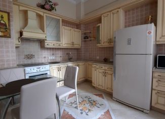 Аренда 2-комнатной квартиры, 60 м2, Москва, улица Серафимовича, 2, улица Серафимовича