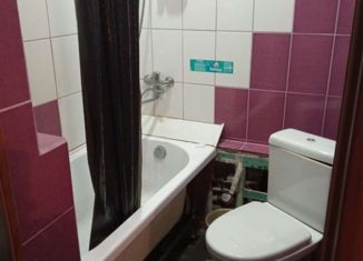 Продам 2-ком. квартиру, 41 м2, Екатеринбург, улица Прониной, 30, улица Прониной