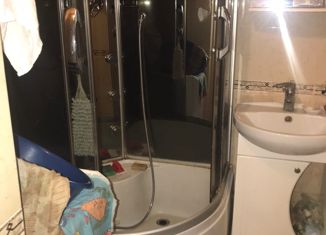 Продам 2-ком. квартиру, 42 м2, Камешково, улица Герцена, 12