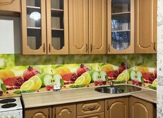 Сдам однокомнатную квартиру, 37.8 м2, Москва, улица Маршала Захарова, 10к2, улица Маршала Захарова